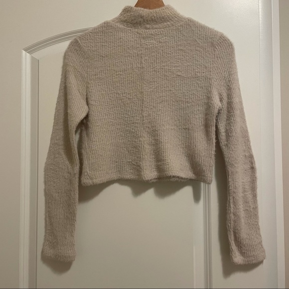 Zara Cropped sweater - Picture 2 of 4
